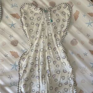 Love to dream rainbow swaddle